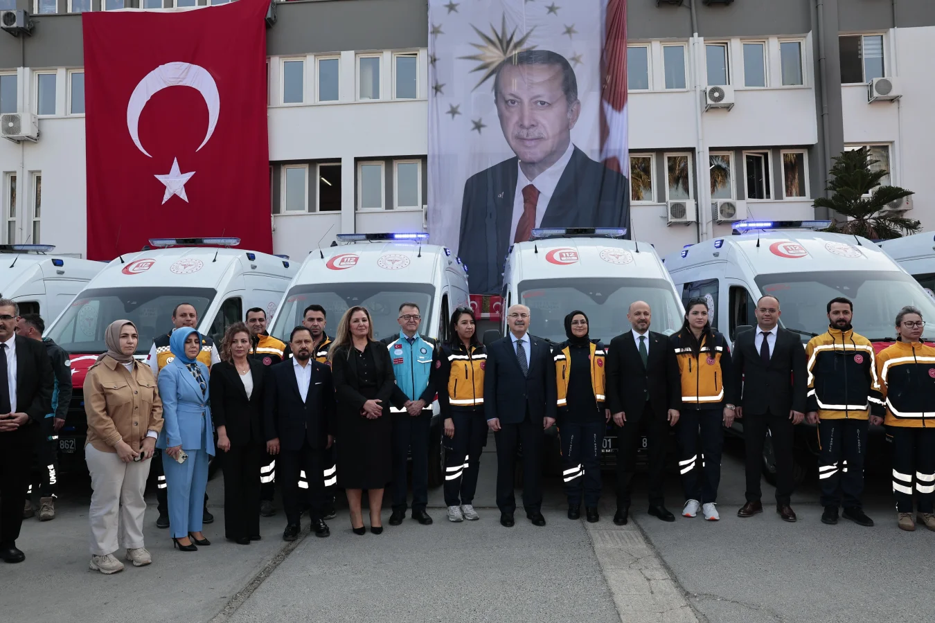 Adana İl Sağlık Müdürlüğü'ne 17 Yeni Araç