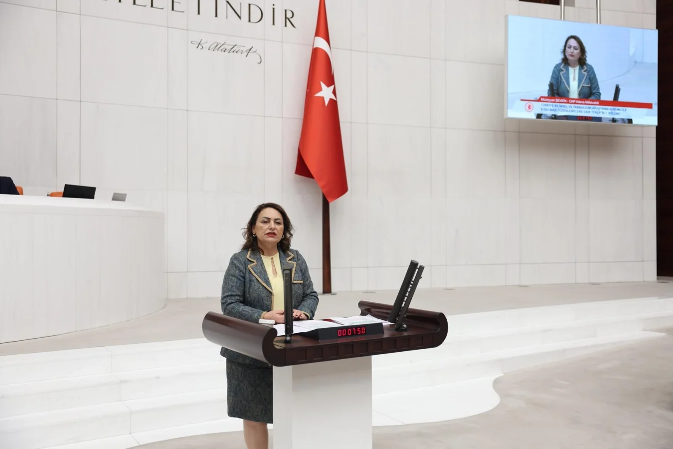 “TÜBİTAK, bilimsel projelere değil okunmuş fasulye projesine destek veriyor”