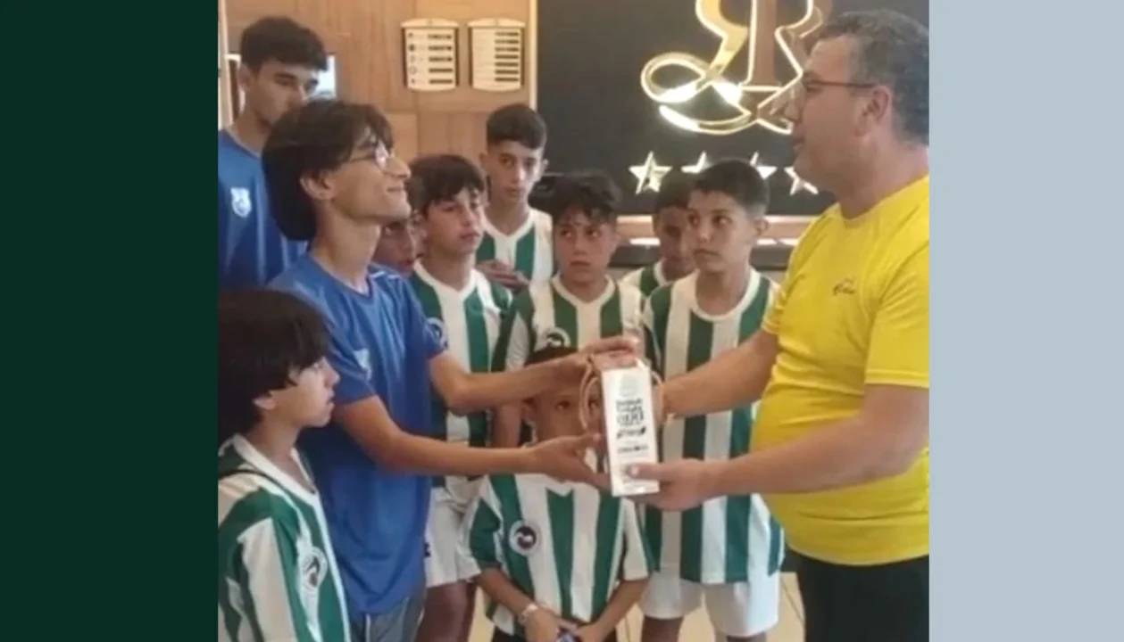 Ceyhangücü Altyapı Oyuncularından Örnek Davranış: Antalya'da Bulunan Döviz Dolu Çanta Sahibine Teslim Edildi 